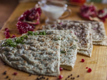 Кутабы с зеленью и мясом