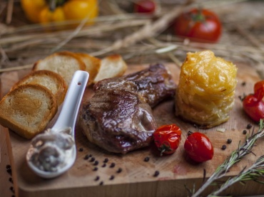 Телятина  на кости и картофельный гратан